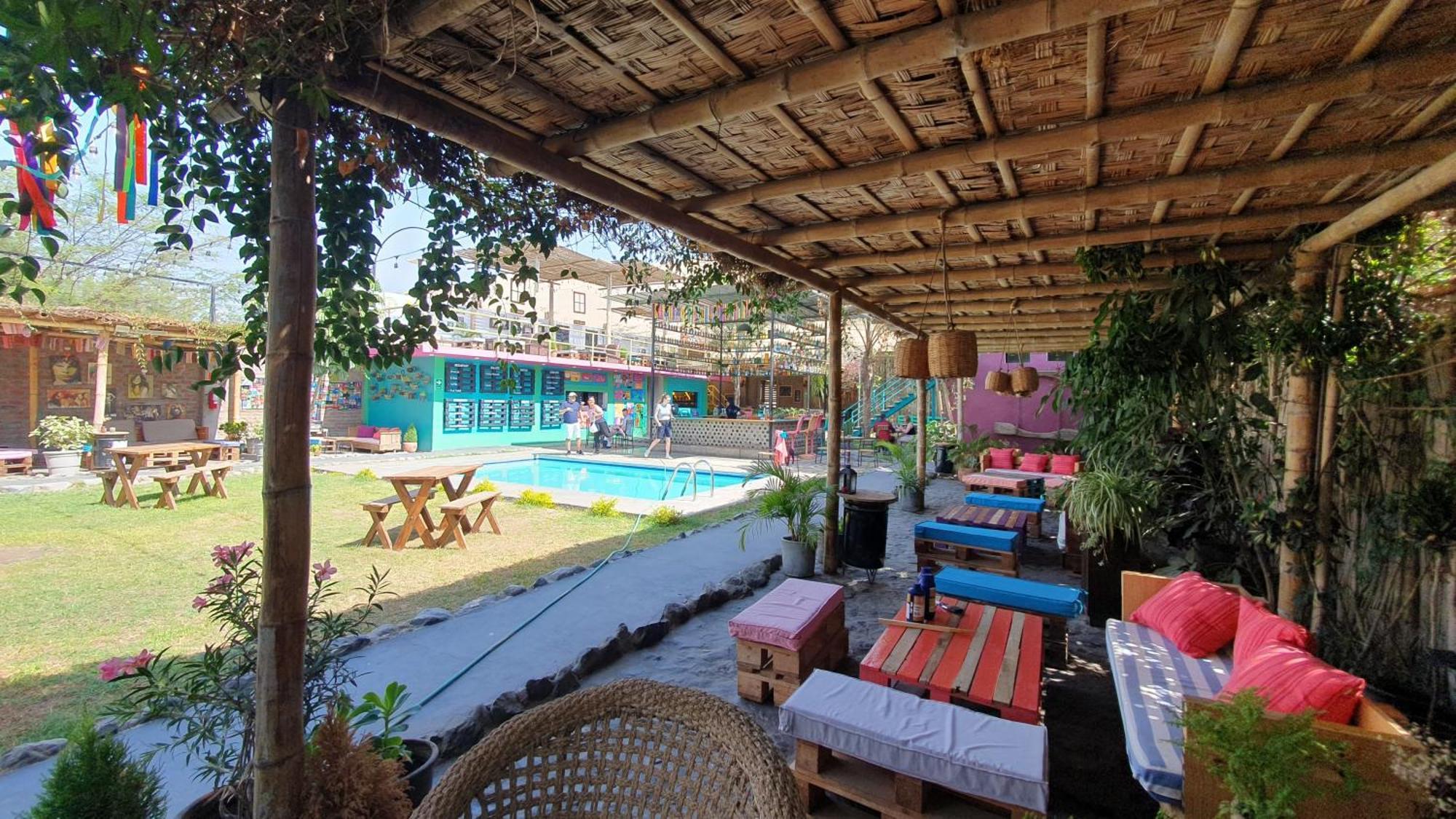 The Upcycled Hostel Huacachina Ика Экстерьер фото